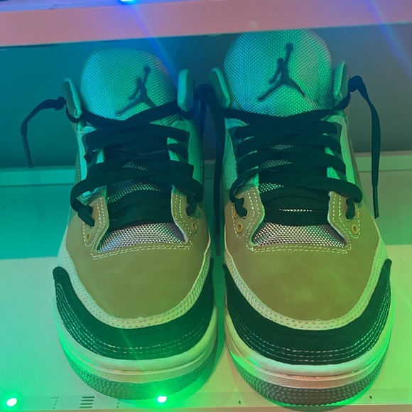 Nike Jordan 3 Retro SE​ “Archaeo Brown/Smoke Grey/Fossil Tone” - Picture 2 of 7